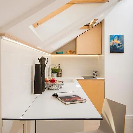 Cute Little Attic Loft In The Heart Of